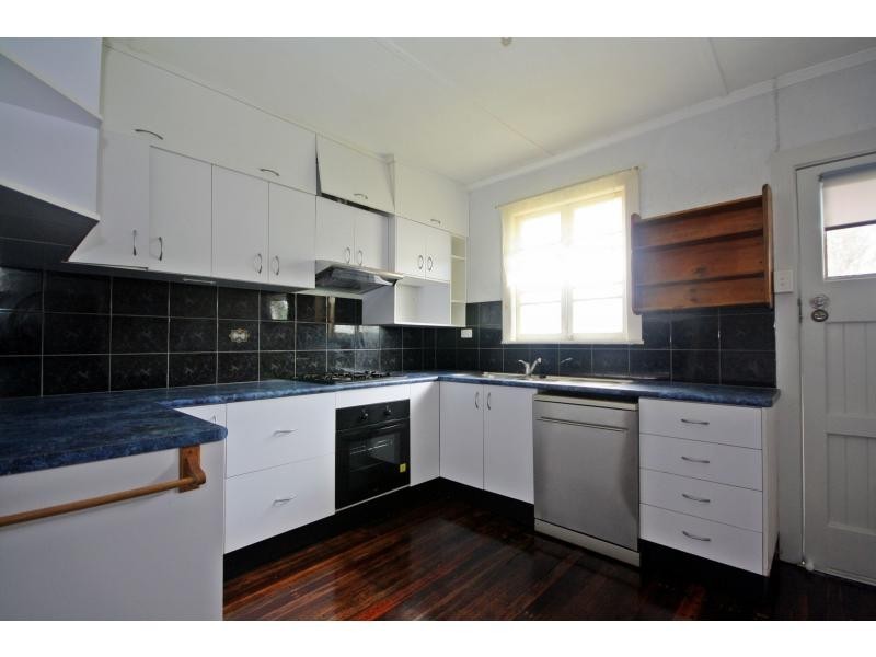 14 Bank Street, Margate QLD 4019