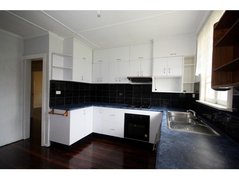 14 Bank Street, Margate QLD 4019