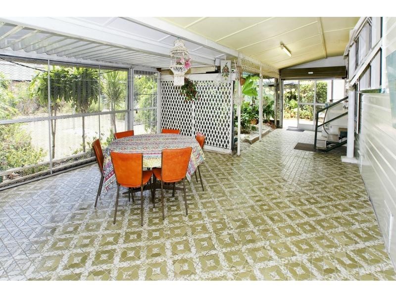 8 Caroline St, Woody Point QLD 4019