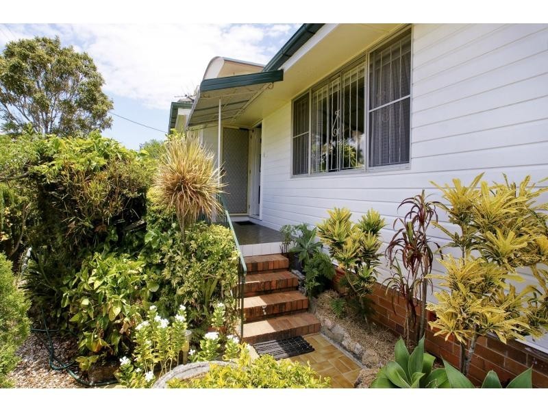 8 Caroline St, Woody Point QLD 4019