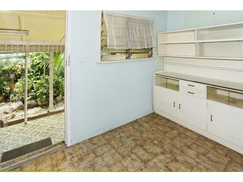 8 Caroline St, Woody Point QLD 4019