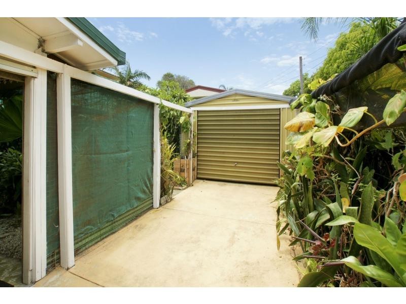 8 Caroline St, Woody Point QLD 4019