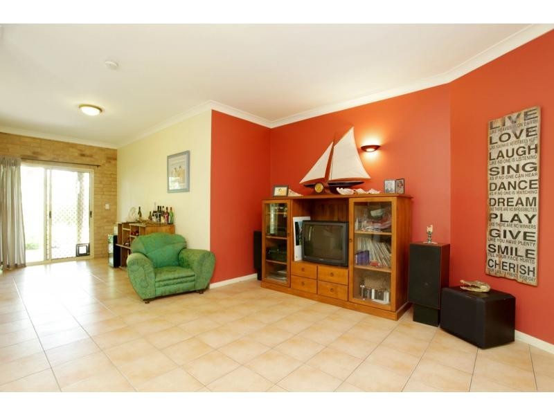 25 Thurecht Parade, Scarborough QLD 4020