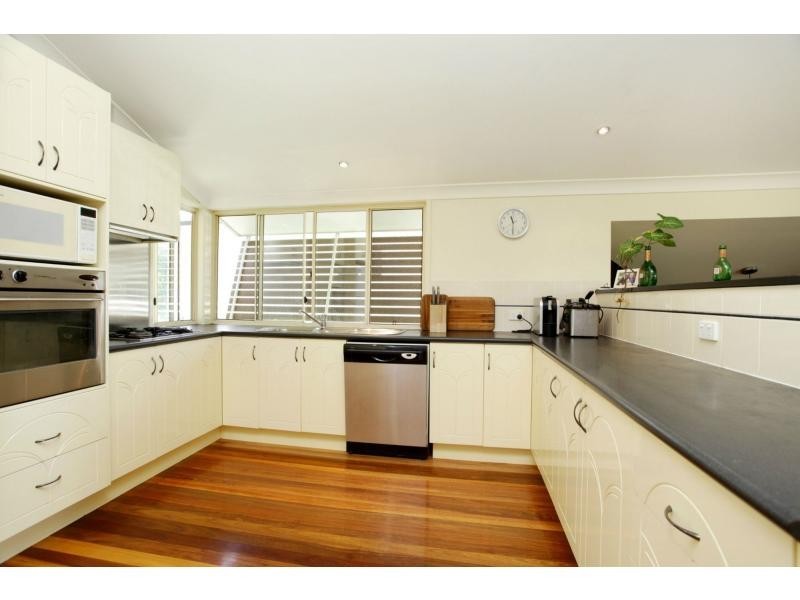 25 Thurecht Parade, Scarborough QLD 4020