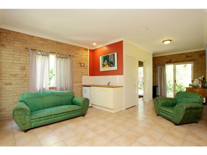 25 Thurecht Parade, Scarborough QLD 4020