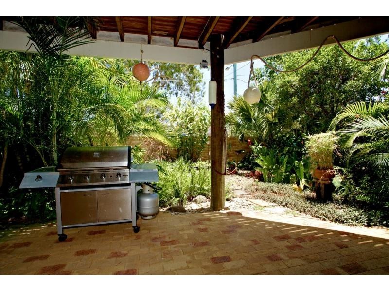 25 Thurecht Parade, Scarborough QLD 4020