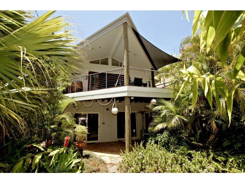 25 Thurecht Parade, Scarborough QLD 4020