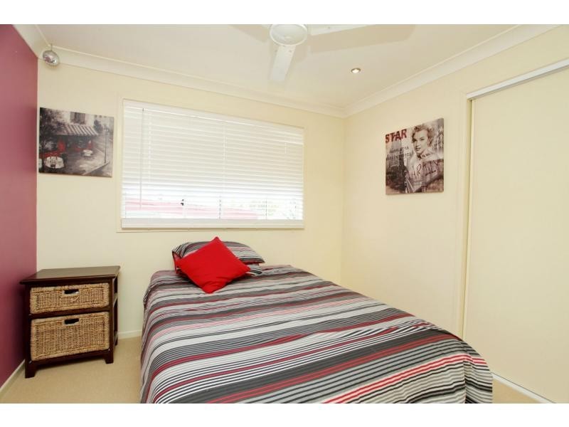 25 Thurecht Parade, Scarborough QLD 4020