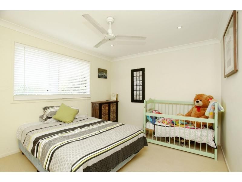 25 Thurecht Parade, Scarborough QLD 4020