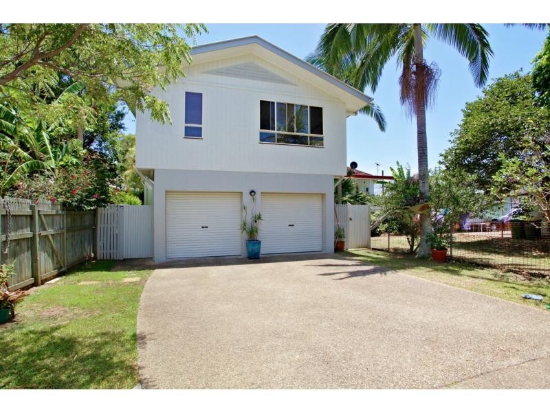 25 Thurecht Parade, Scarborough QLD 4020
