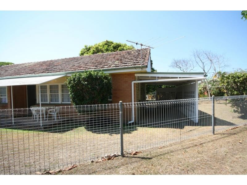 2/3 Alma Court, Margate QLD 4019