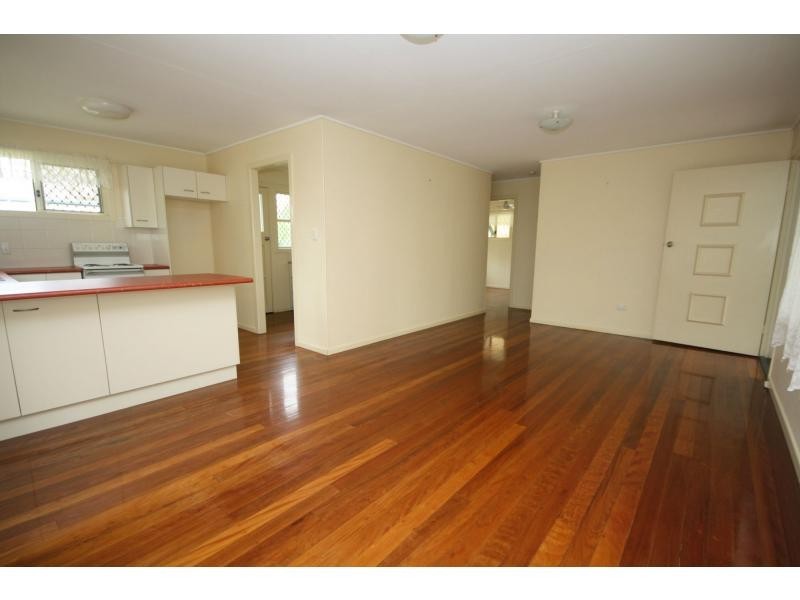 2 Hanlon Street, Scarborough QLD 4020