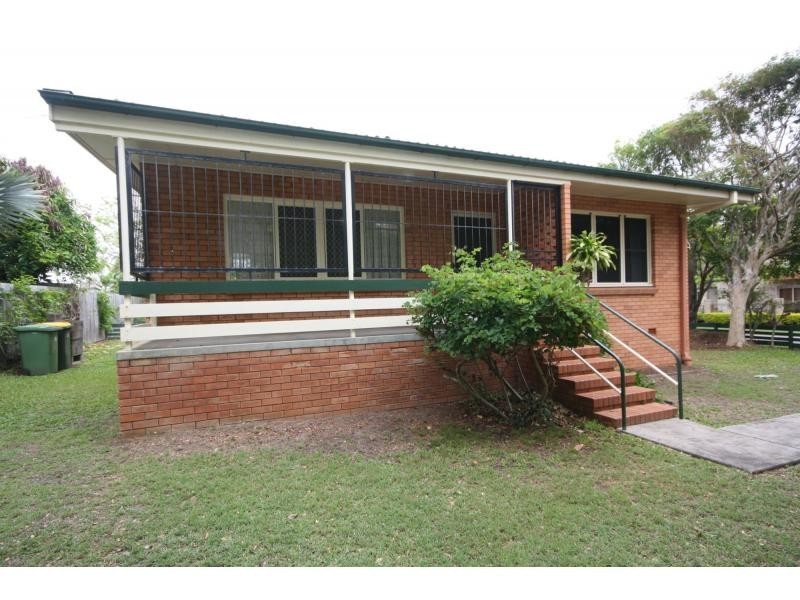 2 Hanlon Street, Scarborough QLD 4020