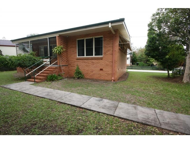2 Hanlon Street, Scarborough QLD 4020