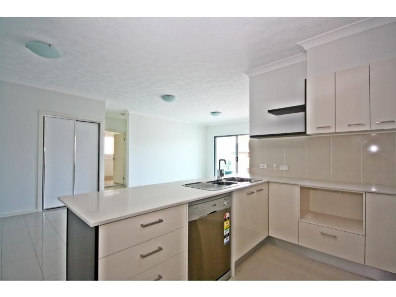 Unit 3/2 Beaconsfield Terrace, Margate QLD 4019