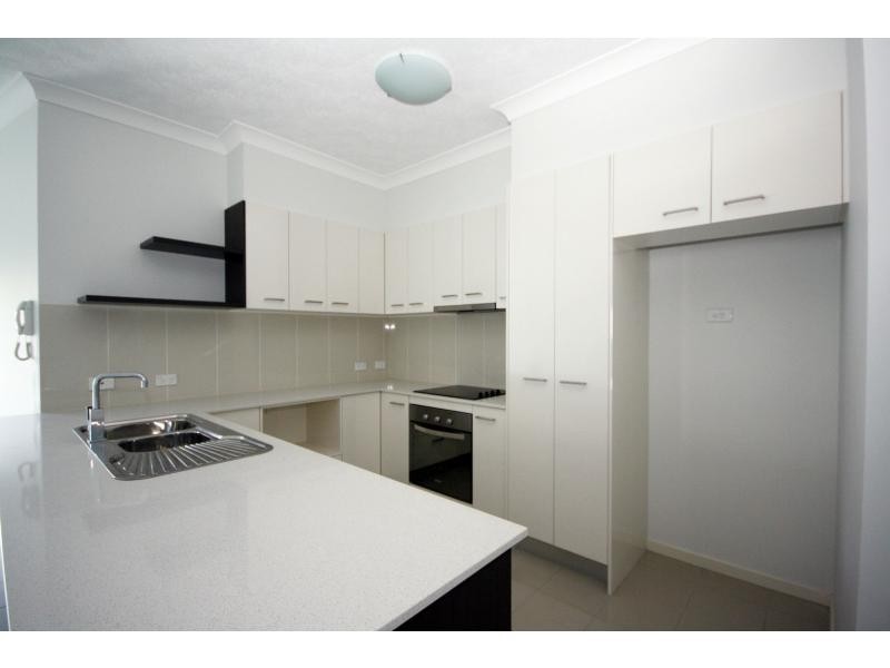 Unit 3/2 Beaconsfield Terrace, Margate QLD 4019