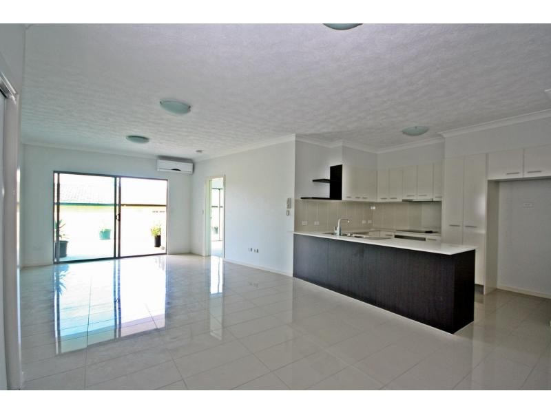 Unit 3/2 Beaconsfield Terrace, Margate QLD 4019