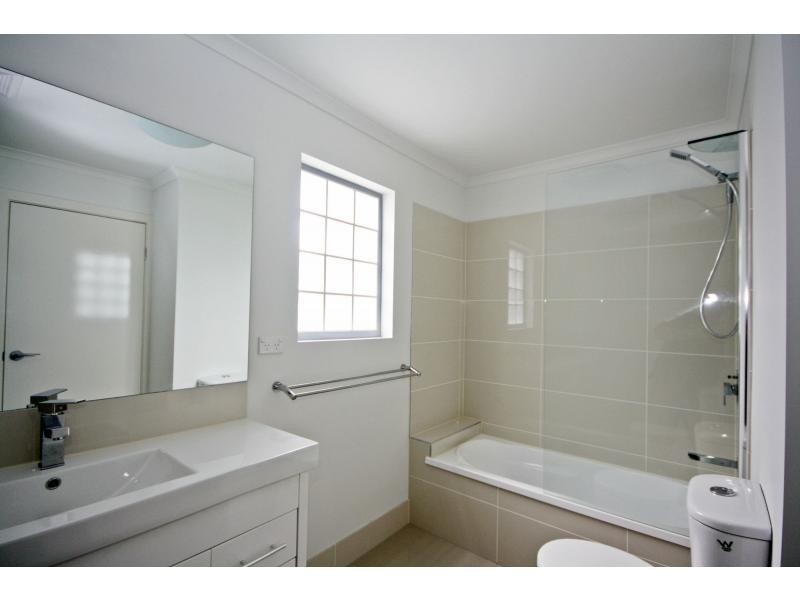 Unit 3/2 Beaconsfield Terrace, Margate QLD 4019