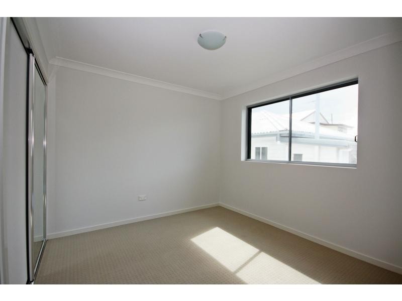 Unit 3/2 Beaconsfield Terrace, Margate QLD 4019