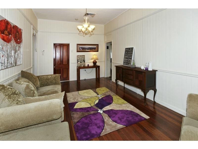116 King Street, Woody Point QLD 4019