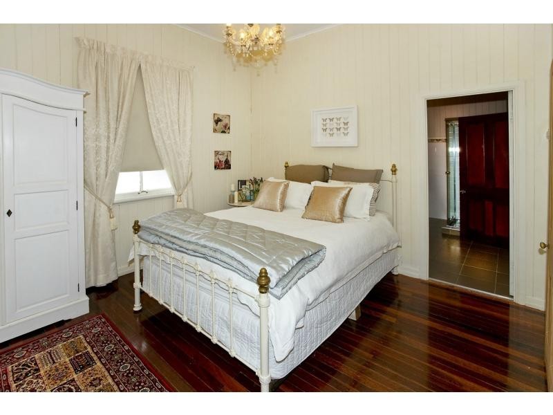 116 King Street, Woody Point QLD 4019