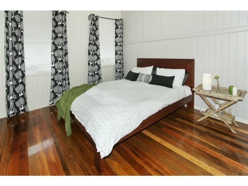 116 King Street, Woody Point QLD 4019