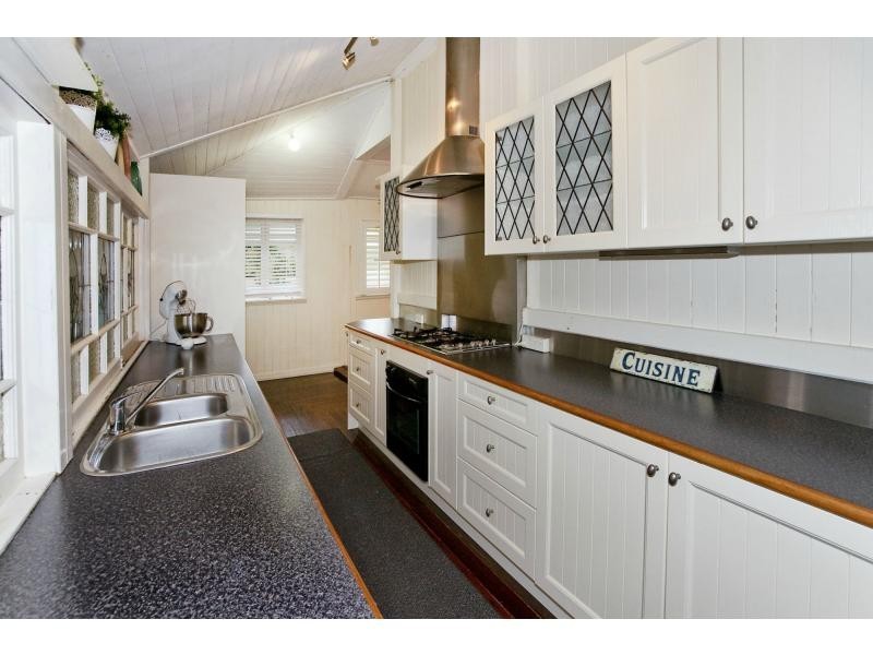 116 King Street, Woody Point QLD 4019