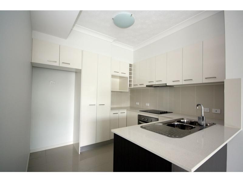 Unit 4/2 Beaconsfield Street, Margate QLD 4019