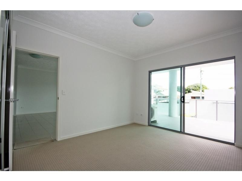 Unit 4/2 Beaconsfield Street, Margate QLD 4019