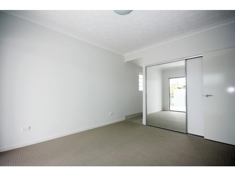 Unit 4/2 Beaconsfield Street, Margate QLD 4019