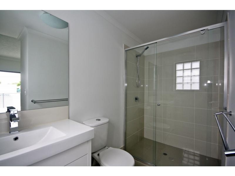 Unit 4/2 Beaconsfield Street, Margate QLD 4019