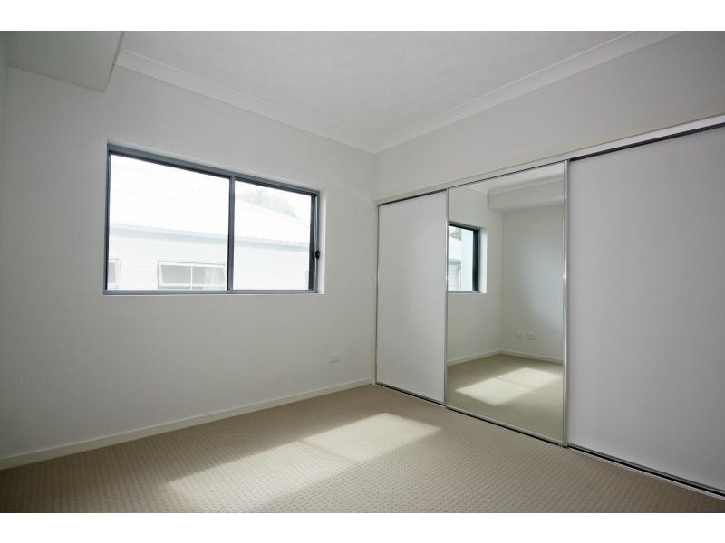 Unit 4/2 Beaconsfield Street, Margate QLD 4019