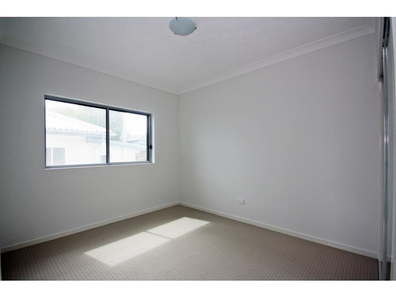 Unit 4/2 Beaconsfield Street, Margate QLD 4019