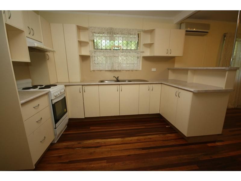 40 Anzac Avenue, Redcliffe QLD 4020