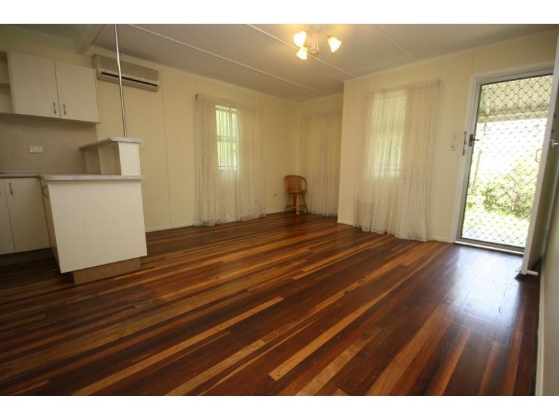 40 Anzac Avenue, Redcliffe QLD 4020