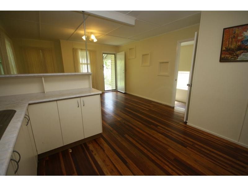 40 Anzac Avenue, Redcliffe QLD 4020