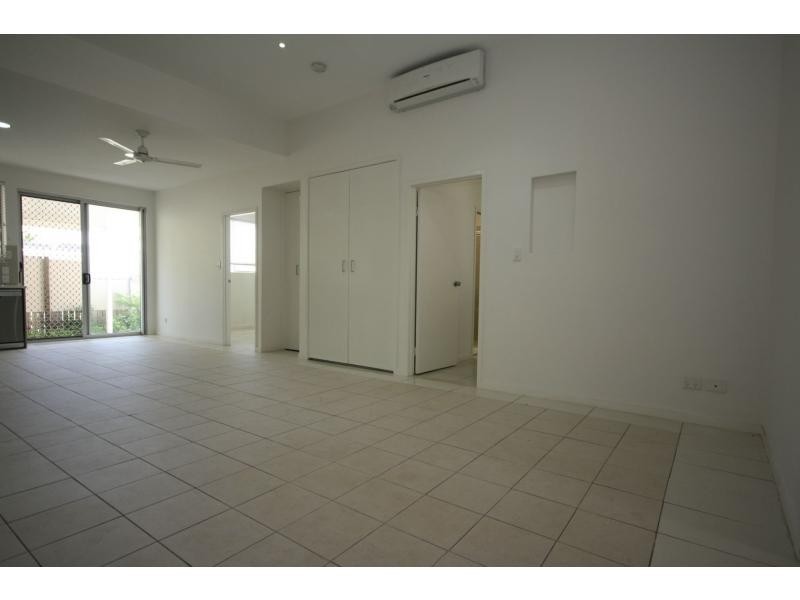2/564 Oxley Avenue West, Scarborough QLD 4020