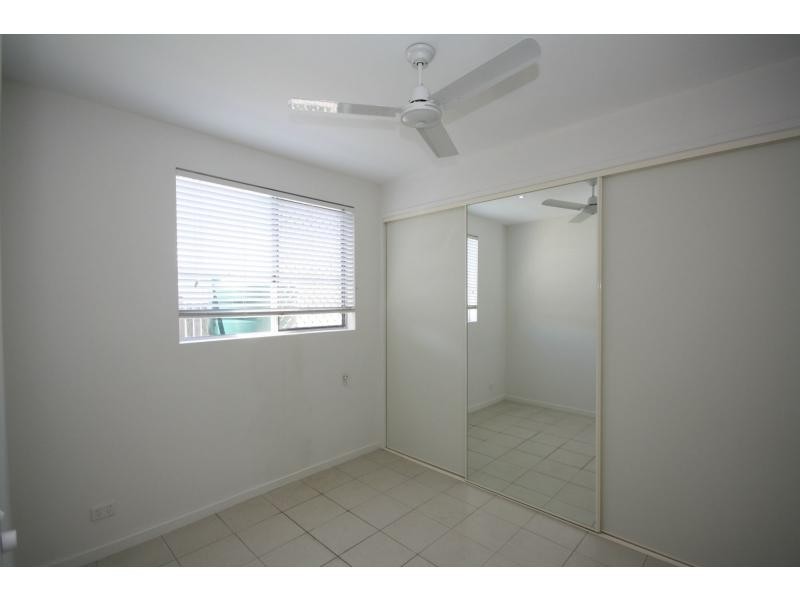 2/564 Oxley Avenue West, Scarborough QLD 4020