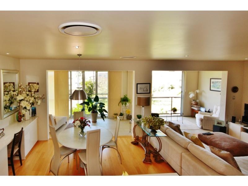 Unit 1/2 Queen Street, Scarborough QLD 4020