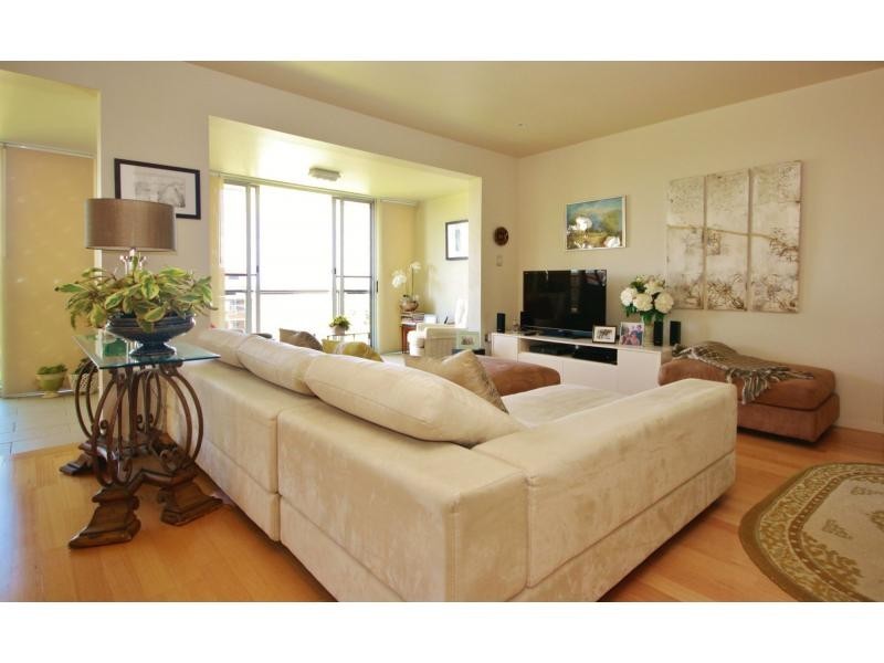 Unit 1/2 Queen Street, Scarborough QLD 4020