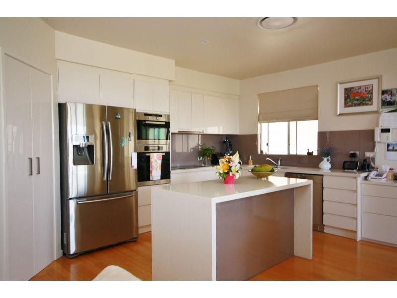 Unit 1/2 Queen Street, Scarborough QLD 4020