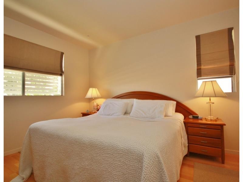 Unit 1/2 Queen Street, Scarborough QLD 4020