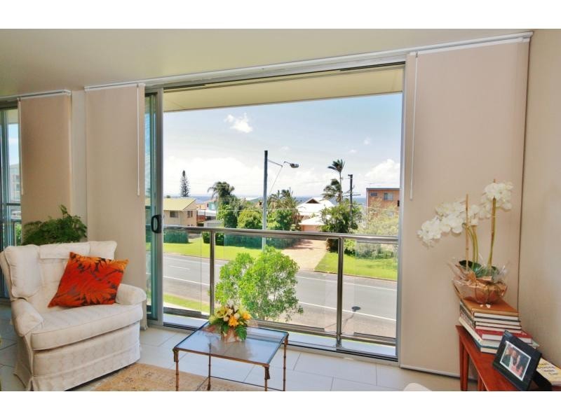 Unit 1/2 Queen Street, Scarborough QLD 4020