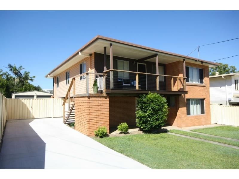 15a Michel Road, Scarborough QLD 4020