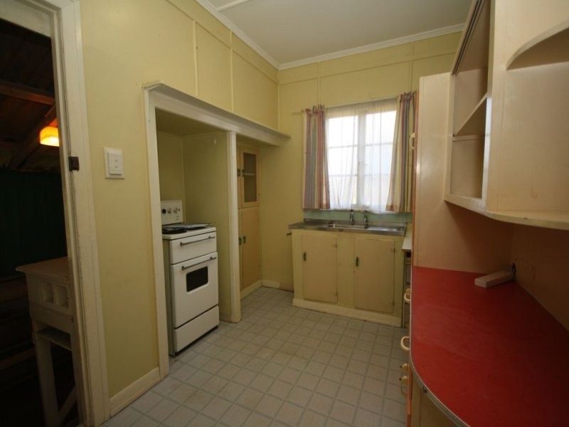 2B Maryborough Terrace, Scarborough QLD 4020