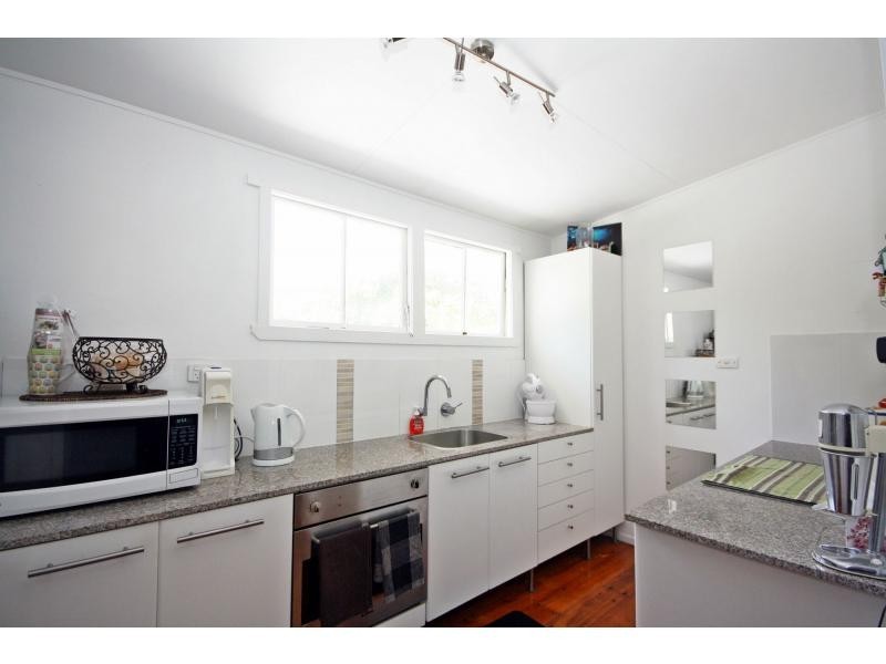 4 Macdonnell Road, Margate QLD 4019