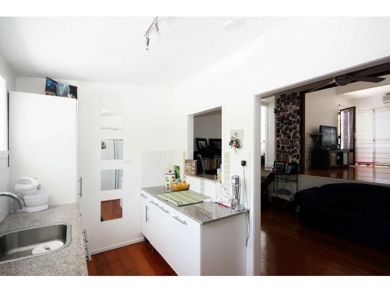 4 Macdonnell Road, Margate QLD 4019