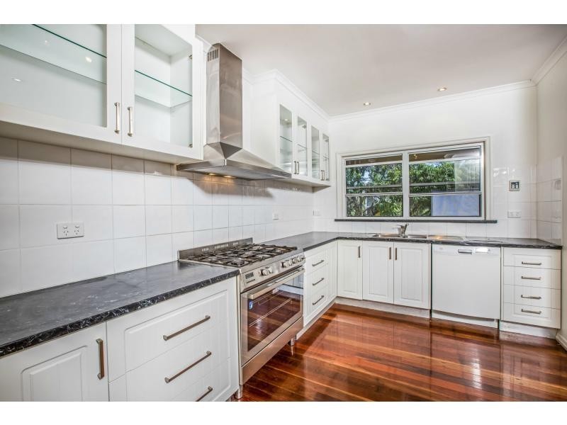 8 Frost Street, Clontarf QLD 4019