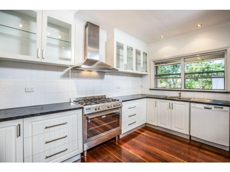 8 Frost Street, Clontarf QLD 4019