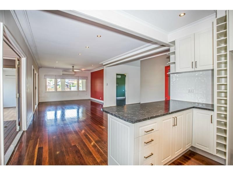 8 Frost Street, Clontarf QLD 4019